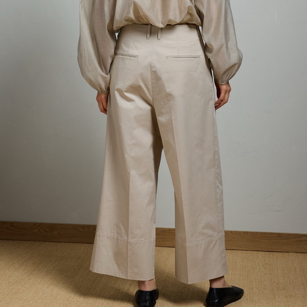 American Eagle Outfitters Wide-Leg Cropped Trousers in Light Beige